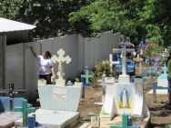 Mejoramiento de entrada al cementerio de la zona urbana. En ejecución